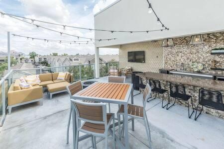 Paradise Cozysuites With Pool And Jacuzzi 11 Phoenix Eksteriør bilde